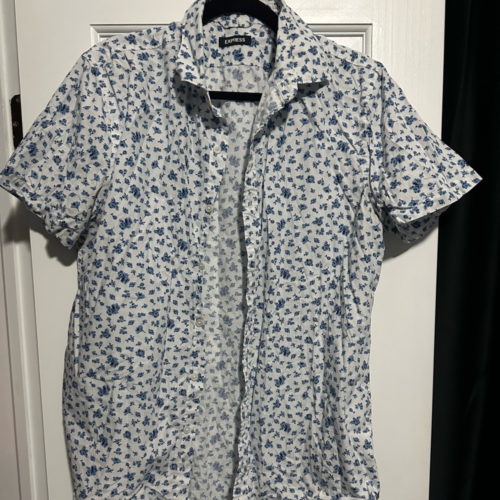Express Short Sleeve Men’s Casual Button up Shirt